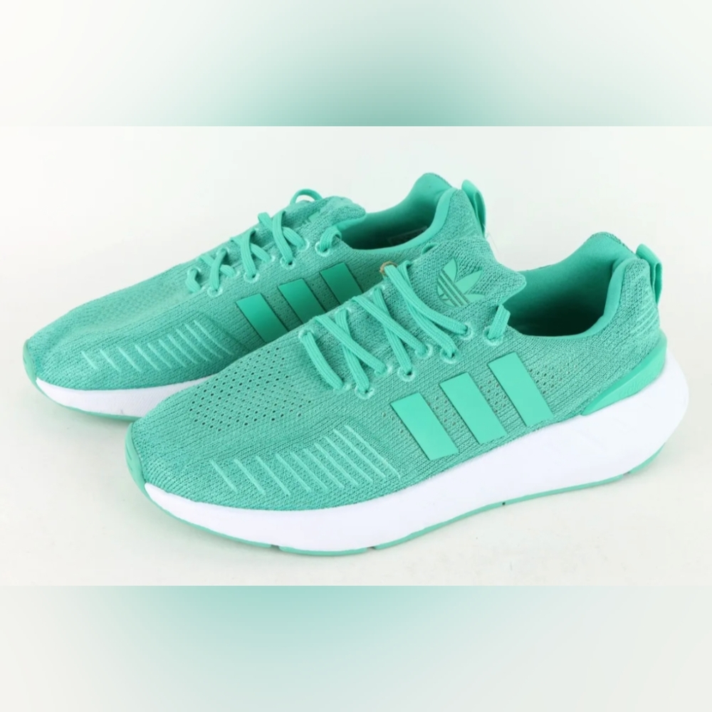 Adidas Swift Run 22 Mint Colored Sneakers